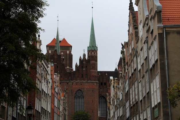 Dlaczego Kościół Mariacki w Gdańsku ma tylko jedną wieżę?