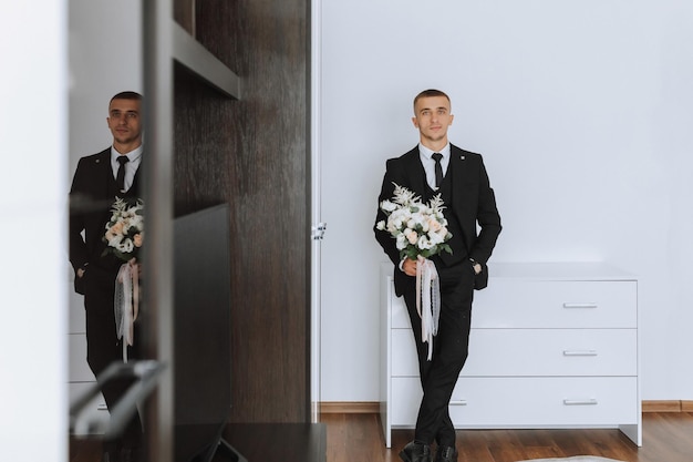 Czy czarny garnitur pasuje na wesele?