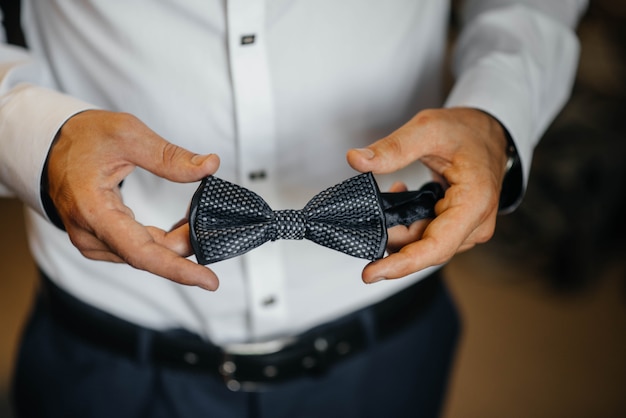 Jaki krawat do ślubu sprawdzi się najlepiej w klasycznej stylizacji?