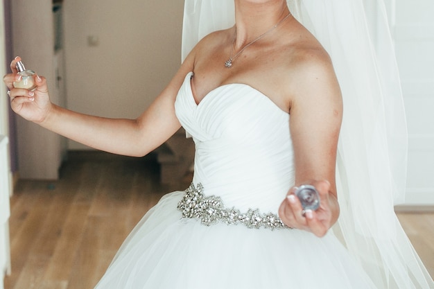 Suknia ivory jakie dodatki wybrać, by stworzyć spójną stylizację?