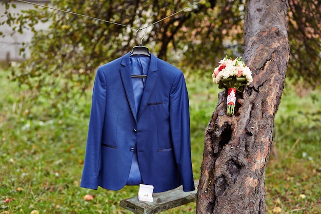W czym na ślub syna wyglądać elegancko i czuć się swobodnie?