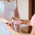 Jak dobrać biżuterię ślubną do stylu swojej sukni?