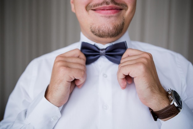 Muszka czy krawat do ślubu – co wybrać, aby wyglądać stylowo?