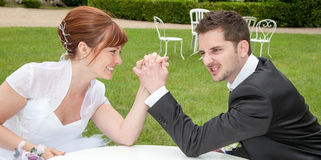 Co się gra na weselach i dlaczego niektóre utwory bawią gości najbardziej?