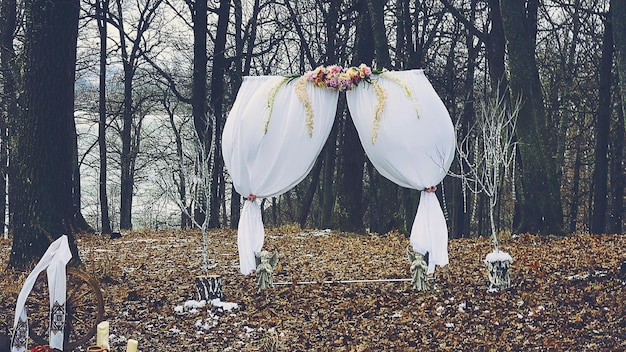 Jak udekorować kościół na ślub, by podkreślić wyjątkowy charakter ceremonii?