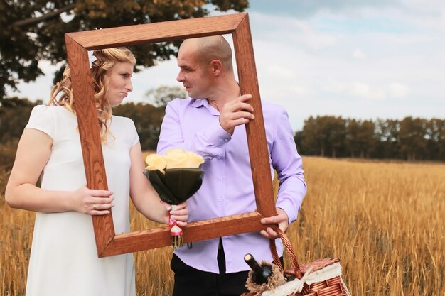 Jak zrobić zdjęcia ślubne, które oddają emocje tego dnia?