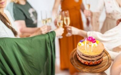 Jak usadzić gości na urodzinach, żeby wszyscy czuli się swobodnie?