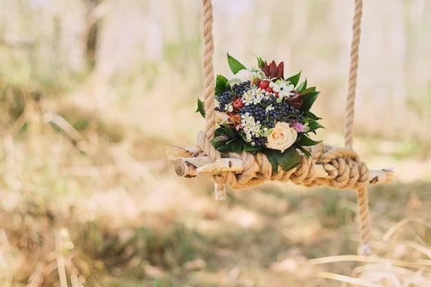 Jak zrobić dekoracje rustykalne na wesele, by podkreślić wyjątkowy klimat uroczystości?