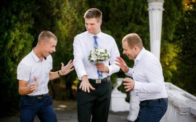 Na wesele w krawacie czy bez – co wypada założyć?