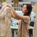 Ile kosztuje sukienka na miarę i od czego zależy cena?