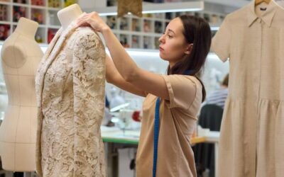 Ile kosztuje sukienka na miarę i od czego zależy cena?