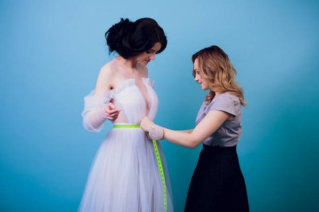 Od czego zależy, ile waży suknia ślubna?