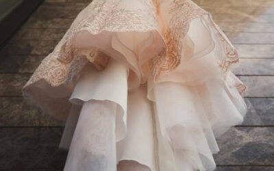Suknia ślubna tiul czy muślin – co warto wybrać?