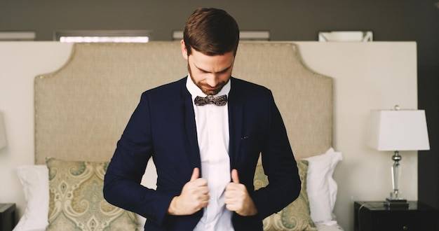 Jak ubrać chłopaka na wesele, aby czuł się swobodnie i stylowo?