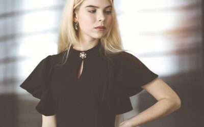 Jaka biżuteria do szarej sukienki sprawdzi się na różne okazje?