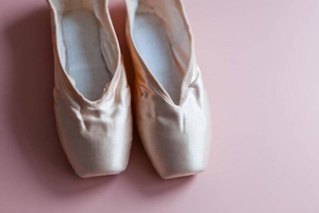 Jakie baleriny na szeroką stopę sprawdzą się na co dzień?