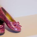 Kolorowe buty do ślubu gdzie kupić modne i wygodne modele?